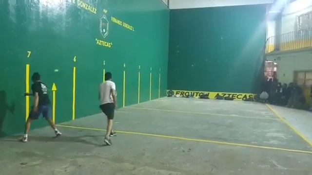 Fronton Aztecas -- Muñeco VS Raqueta