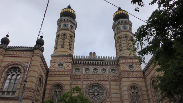 Dohány Street Synagogue , Budapest