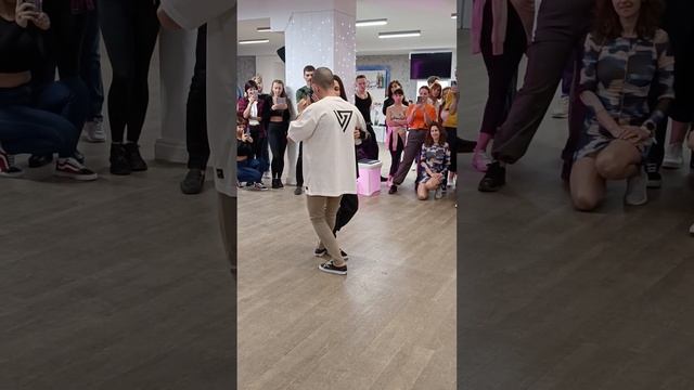 #танцуйпенза #пенза #музыкальноевидео Музыкальность: обыгрываем голос, скрипку