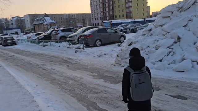 Катаемся с горки, Зимние забавы/делает все для неё/сырники