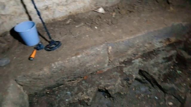 Подземелье Старого Замка. Раскопки в поисках сокровищ. Бавария Германия.