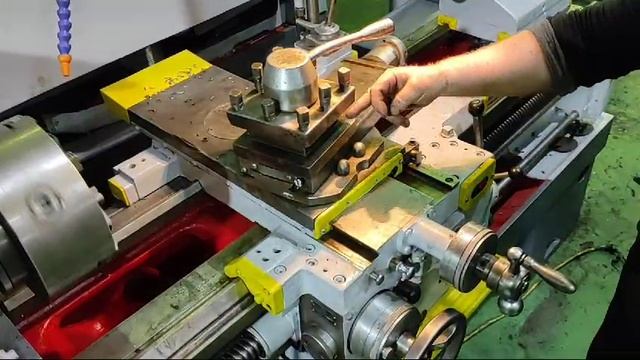 16к20пф1 Токарный Винторезный станок, РМЦ 1000 мм. Видео в работе