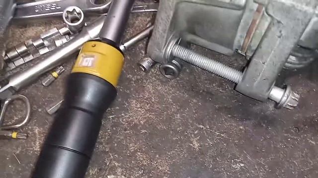 Cum se monteaza alternatorul mai usor?? Ca in video!