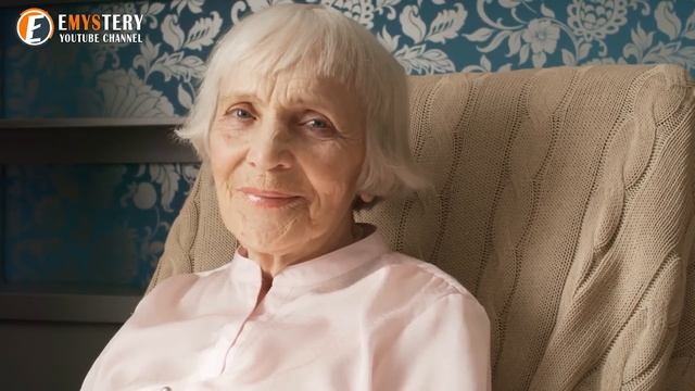 Woman PAYS Bill For A Man Not Knowing Who He Really Is