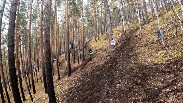 Жёсткие подъёмы в дождь по горам Солнечной Долины октября 2023