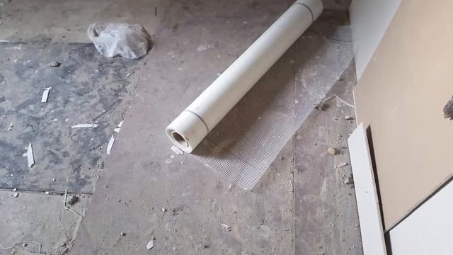 Evin İstiliyini qorumaq üçün vurulan izolyasiya löhvələri