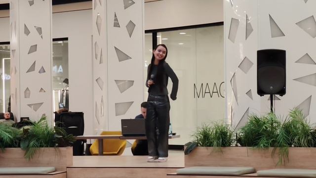 Посмотри в глаза поёт Надирова Алиса