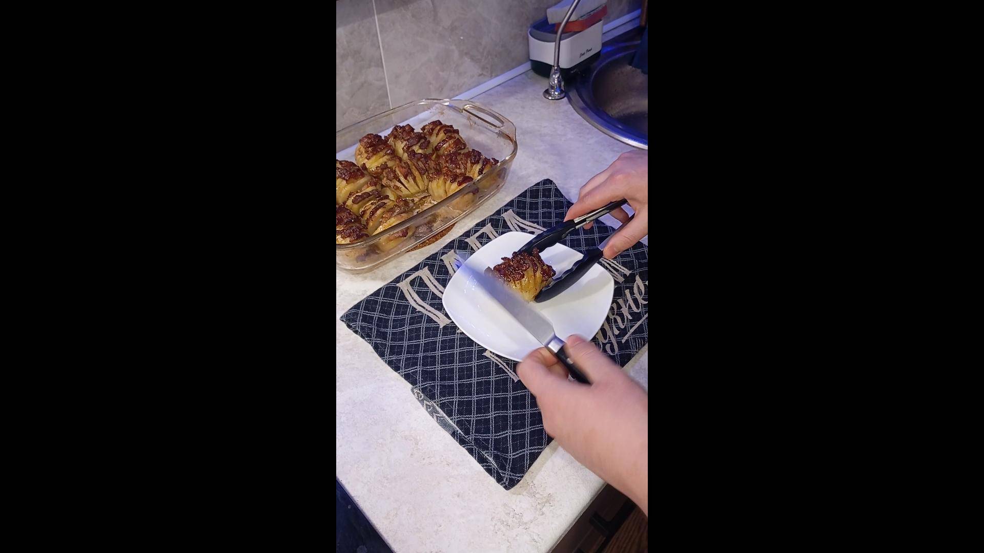 Запеченный картофель в духовке. Картошка гармошка