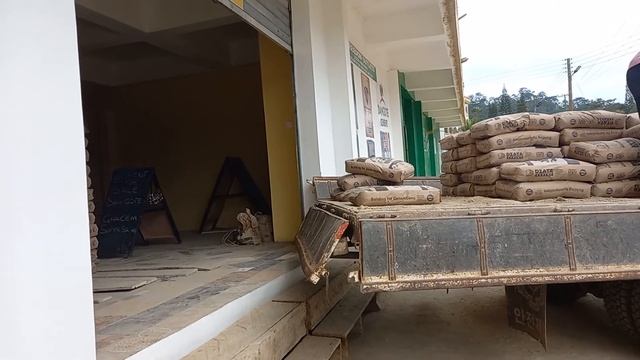 BUILDING IN GHANA TO BE MORE EXPENSIVE AS PRICE OF CEMENT BAG HITS GHC60 | GHANA VLOG