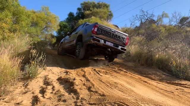4WD Off-road Comparison | LDV T60 MAX vs. Holden Rodeo vs. Toyota Landcruiser Prado.