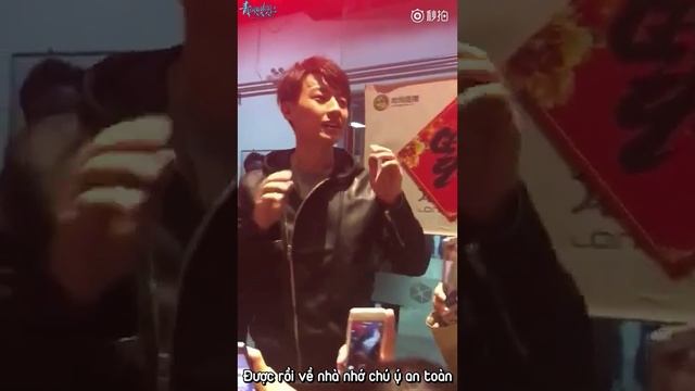 [VIETSUB][160315 FANCAM] Vương Thanh dặn dò fans sau Super Premiere