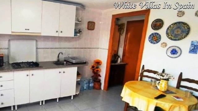 TORREVIEJA: 1 Bedroom Pretty Bungalow with a 20m² Front paved Garden (©WhiteVillasInSpain)