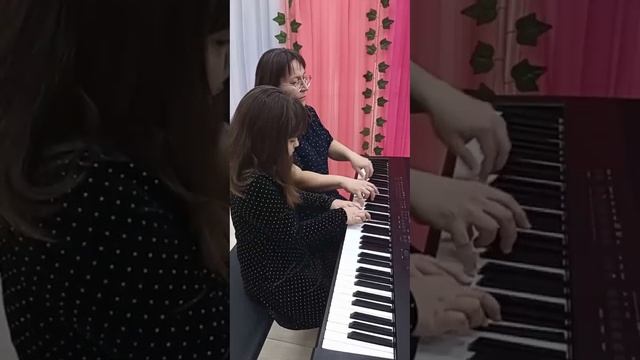 Вальс "Карусель жизни" (отрывок) Дж. Хисаиши в исполнении Никитиных М. В. и Лады (9 лет)