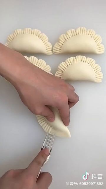 Способ упаковки пельменей. The method of packing dumplings.