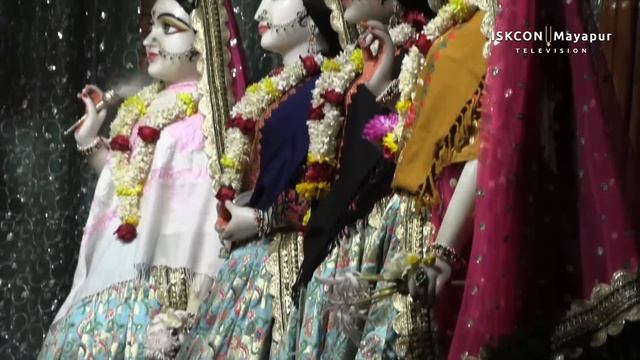 Mangal Arati Sri Dham Mayapur - December 27, 2022