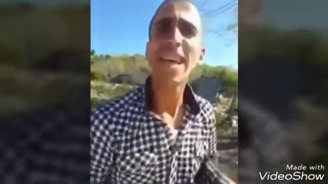 Lolitaya aşkını ilan eden yağız delikanlı