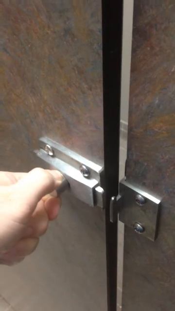 Kinder restroom demo