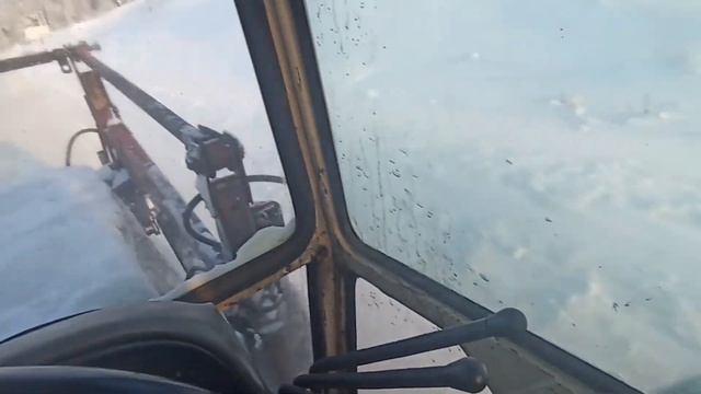 Навалило тонну снега! Сын в школу на тракторе поехал