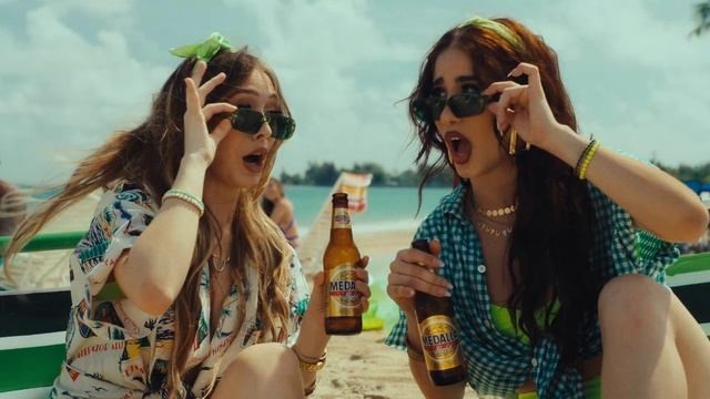 Wisin, Los Legendarios — Playita