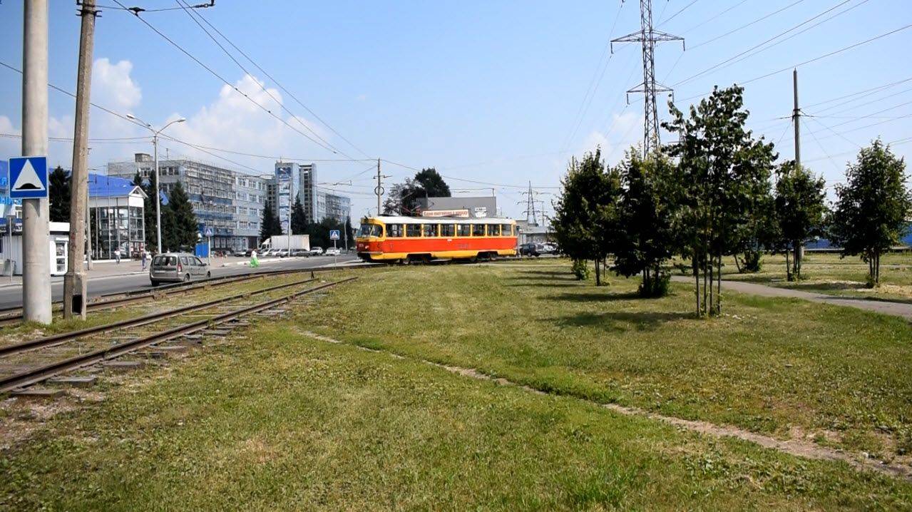 Трамвай Tatra T3SU-1174. Разворот на кольце.