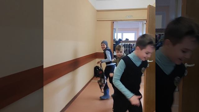 Я дал чапалах другу
