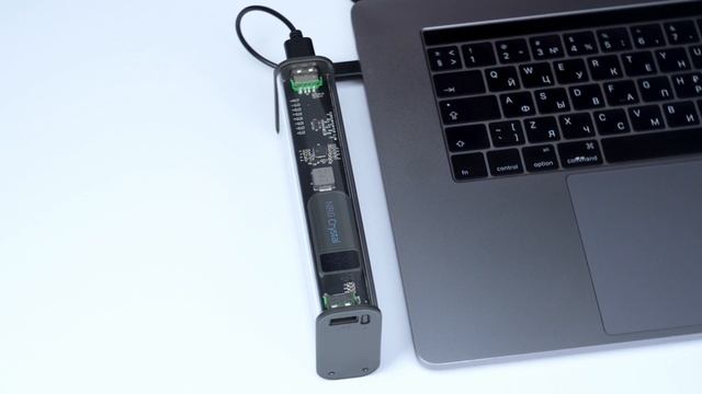 Внешний аккумулятор NRG Crystal 20000 мА-ч, 20Вт с дисплеем от Deppa, 33696