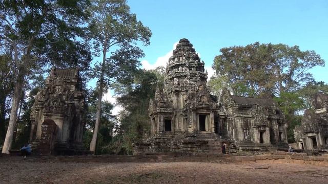 Roluos ( 聖牛廟Preah Ko, 巴孔寺Bakong Temple ), 托瑪儂寺Thommanon, 周薩神廟Chau Say Tevoda