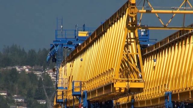 PORT MANN BRIDGE GANTRY CRANE WIDEST BRIDGE IN THE WORLD AUGUST 24 2010 COPYRIGHT E.B.ENTERPRISES