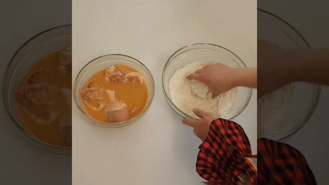 KFC STYLE HOMEMADE CRISPY FRIED CHICKEN AND CHIPS / DELICIOUS FOOD TV.