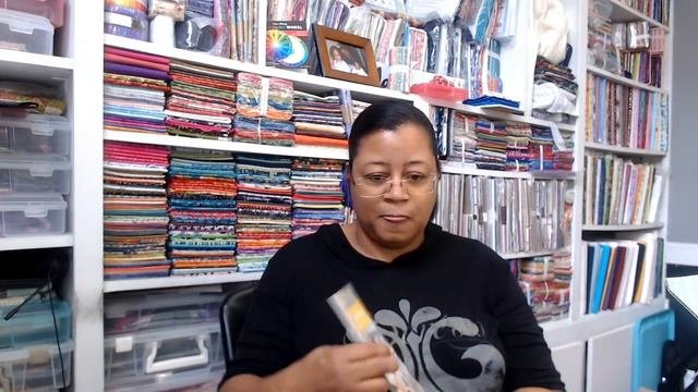 Unboxing - Fat Quarter Shop's December 2021 Sew Sampler