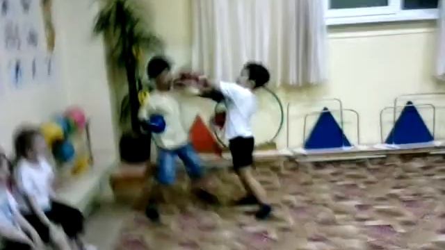 СЭНЭ каратэ.Абдуло  спарингует с Тимофеем