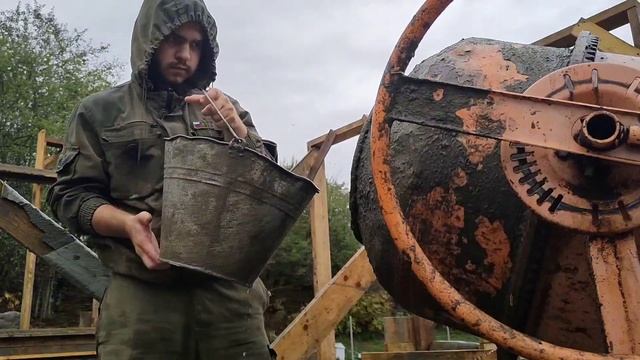 Filling the east wall with arbolit (concrete-sawdust)