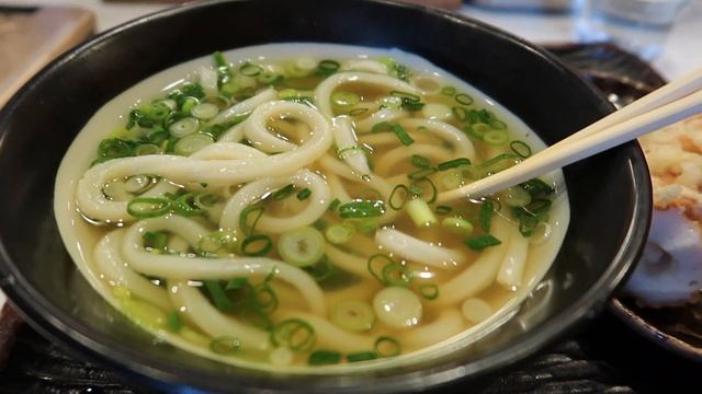 Sakura at Chidorigafuchi, Maruka Udon, & Asakusa! (Tokyo Vlog #13)