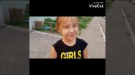Вари первый раз на роликах/ Варя маленький роллер