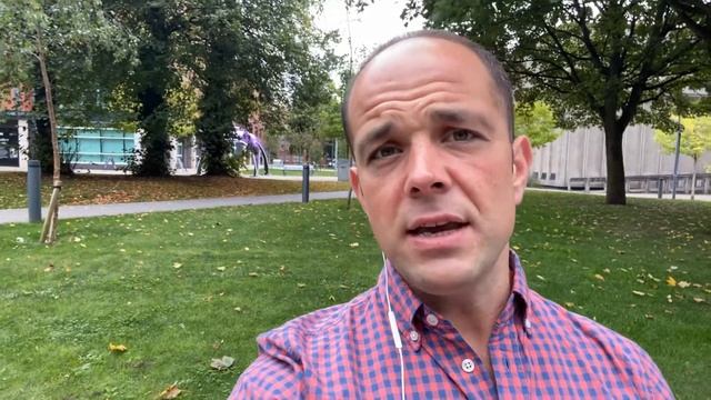 Английские коллекторы выбивают долги с должников латвийских банков