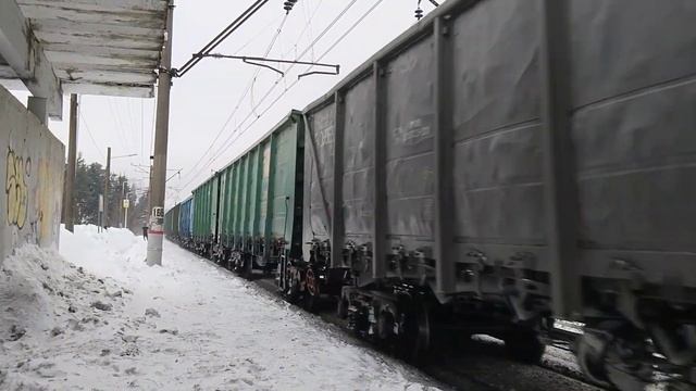 ВЛ11М-356 + ВЛ11М-287А с полувагонами проследует о. п. 165 км