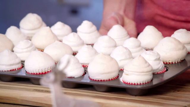 Meringue snowmen