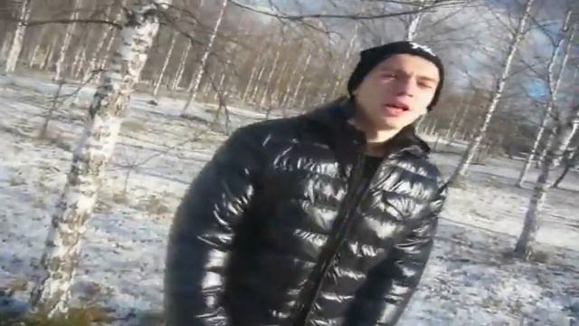 SeRыЙ   На балконе
