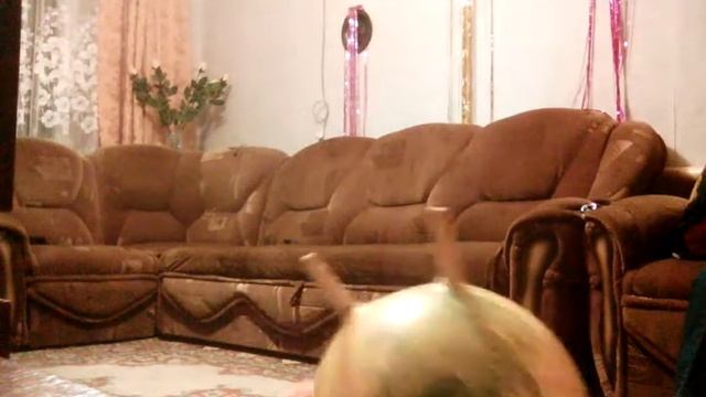 Прыжки на большом мяче