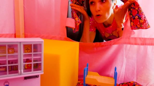Барби и Русалочка на единороге! Куклы и Маша Капуки - Видео для девочек.