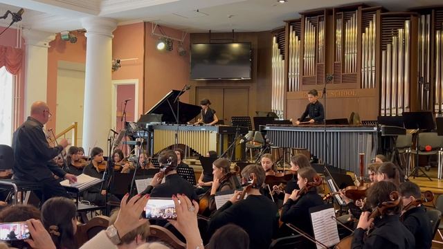 И.С.Бах Концерт для двух скрипок ре минор, 1 часть. Исполняют Агния Наумова и Роман Злочевский