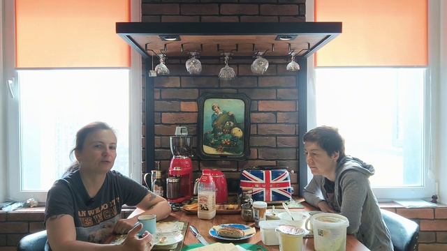 Спокойно пьем кофе с мороженым, никуда особо не спешим#влог #мукбангроссия