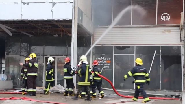 В Баку произошел пожар на рынке стройматериалов
