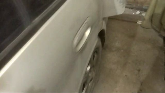 Как сменить тросик открывания багажника и лючка бензобака на примере Nissan Almera