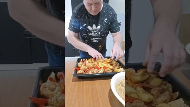 Курица с овощами и шампиньонами.