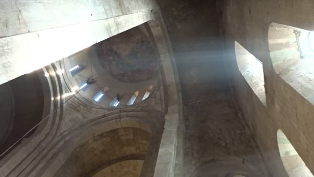 Prayer song in Svetitskhoveli Cathedral