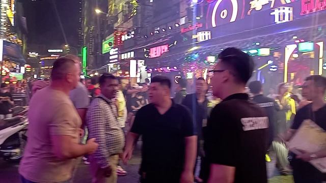 Самое тусовочное место во всем Вьетнаме – улица Буи Вьен в Хошимине