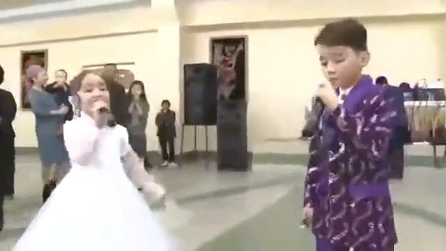 Вот әншілер.ТӨРЕҒАЛИ ОРЫСТАРДЫН АЙТУЫНША ТАРАГАЛИ ТАРАЛИ ЖӘНЕ  ЕРКЕ ЕСМАХАН