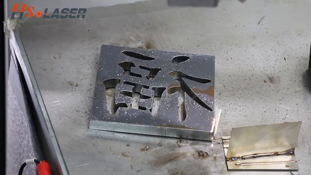 Волоконный лазер мощностью 300 Вт для удаления ржавчины с металла