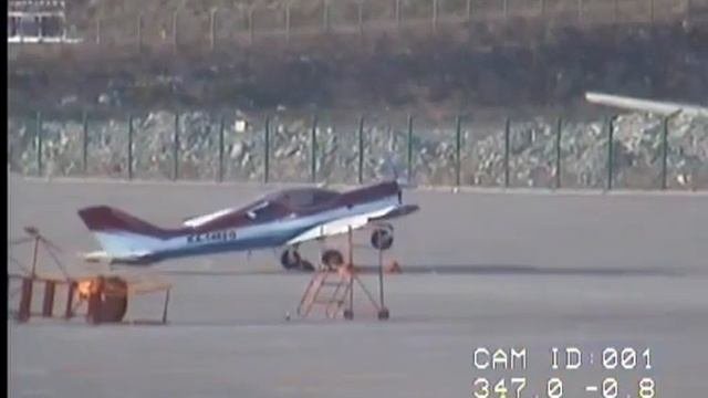 Самолетик и сильный ветер